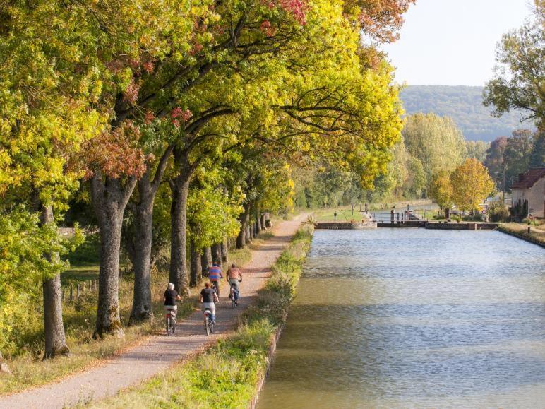 Au 4 Le Long Du Canal Avec Parking Apartment Dijon Exterior photo